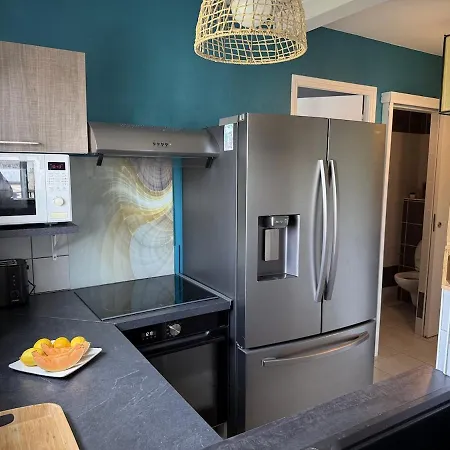 Juan-les-pins Beachside 1br Apartment, Air Conditioned, Parking Place アパート アンティーブ